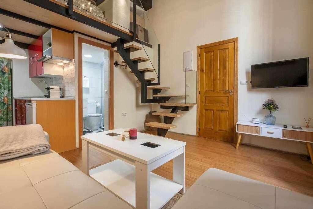 Monkeys Apartments El Arenal Santas Patronas 塞维利亚 外观 照片